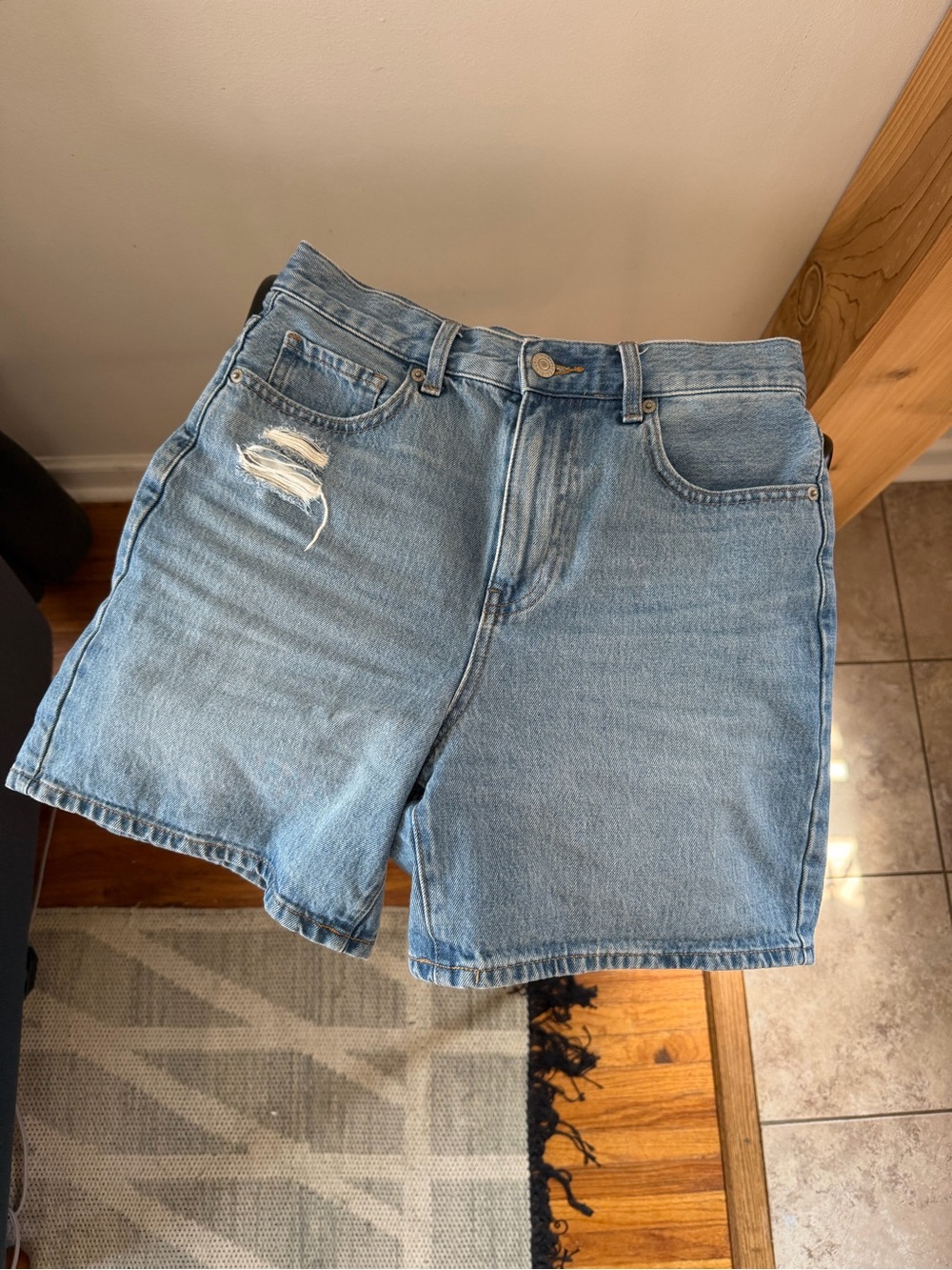 Uniqlto Light Wash Denim Shorts